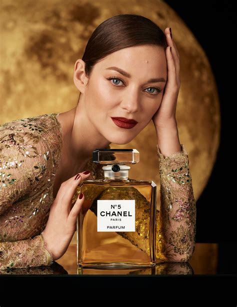 Le più belle campagne Chanel N5 e i fotografi che le 